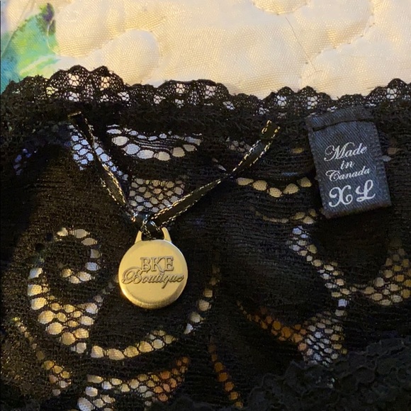 Top - Picture 2 of 2